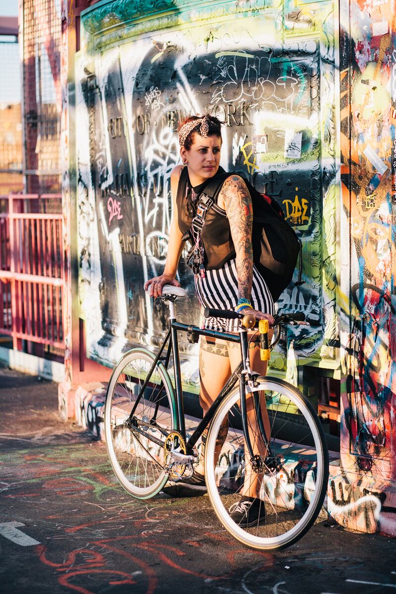 galleries/2014/04/02/new-york-bike-style-photos/bicycle-style-book-angela_ylg4s8