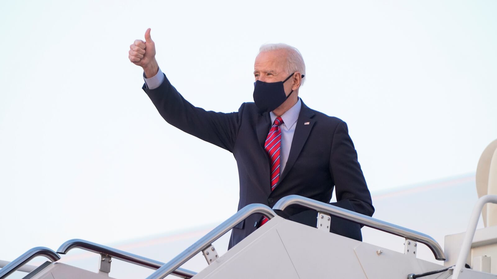 2021-02-05T224644Z_1411081073_RC2MML9U3M8K_RTRMADP_3_USA-BIDEN_sdfddv