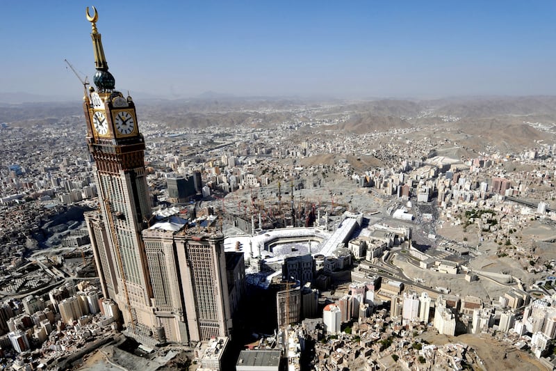 galleries/2013/04/09/azzam-airbus-380-more-of-the-world-s-largest-things-photos/130408-worlds-largest-building_tnlf39