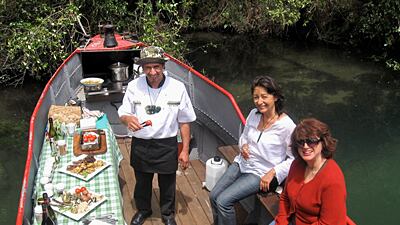 articles/2011/04/02/maori-star-chef-charles-royal-rocks-new-zealand/stern-new-zealand-chef_170857_n8scnv