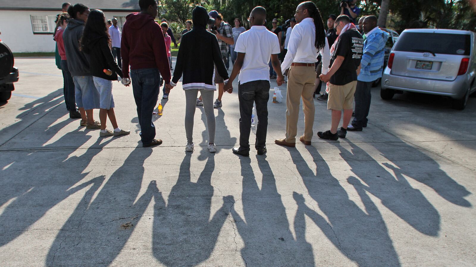 cheats/2012/04/09/trayvon-supporters-close-police-dept/trayvon-sanford-police-department-cheat_eqdtuy