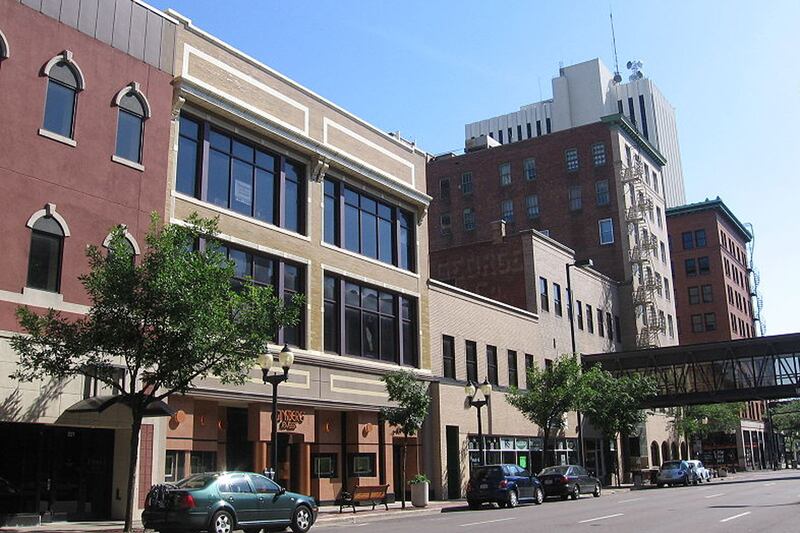 galleries/2011/11/23/30-best-cities-to-start-over-photos/start-over-cities-cedar-rapids-iowa_dammbq