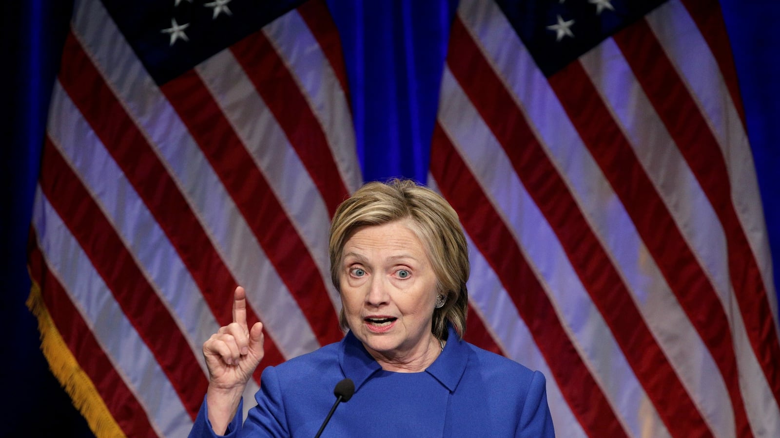 cheats/2016/11/23/mall-santa-reassigned-after-putting-clinton-on-naughty-list/161122-santa-clinton-naughty-list-cheat_hiy88e
