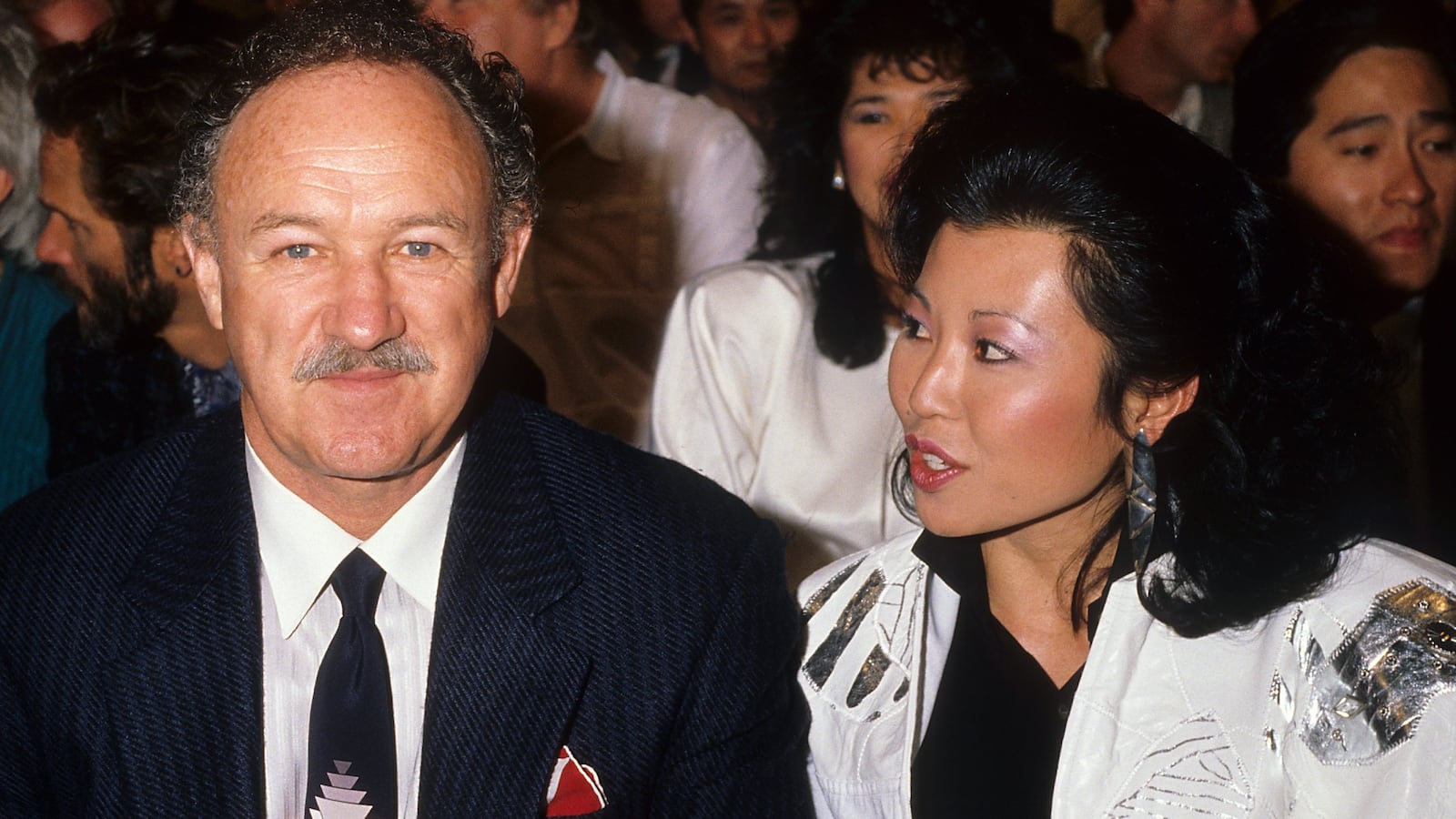 Gene Hackman and wife Betsy Arakawa pose for a portrait in 1986 in Los Angeles, California.