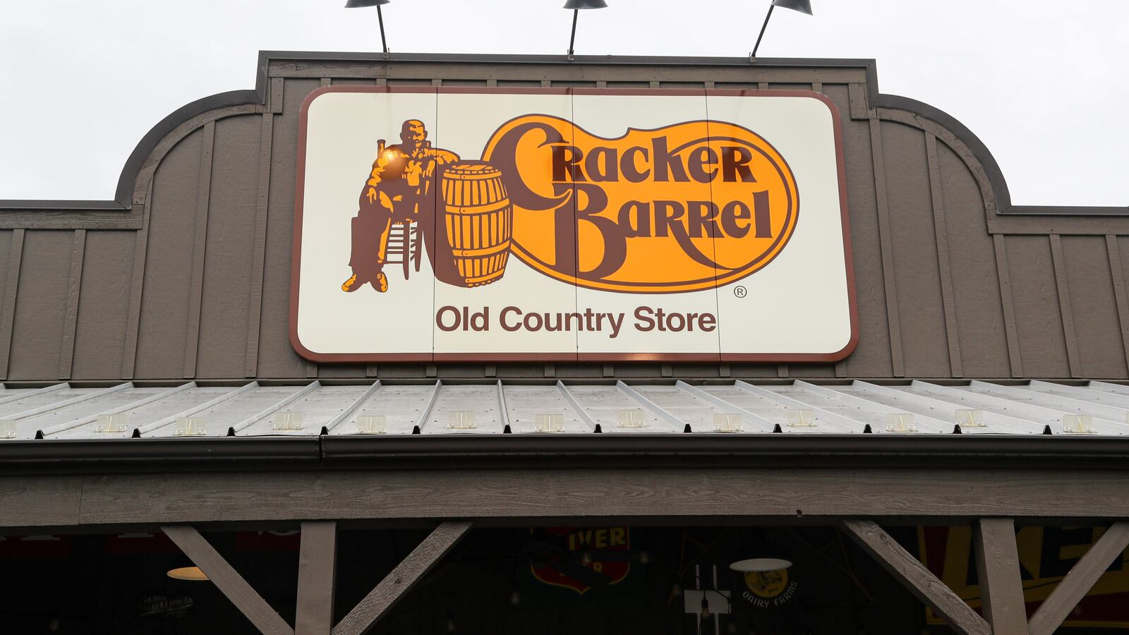 MUNCY, PENNSYLVANIA, UNITED STATES - 2023/11/22: An exterior view of a Cracker Barrel Old Country Store. Cracker Barrel Old Country announced that it is open on Thanksgiving and is offering a Thanksgiving Heat n' Serve Turkey Family Dinner, which serves four to six people for $104.99. (Photo by Paul Weaver/SOPA Images/LightRocket via Getty Images)