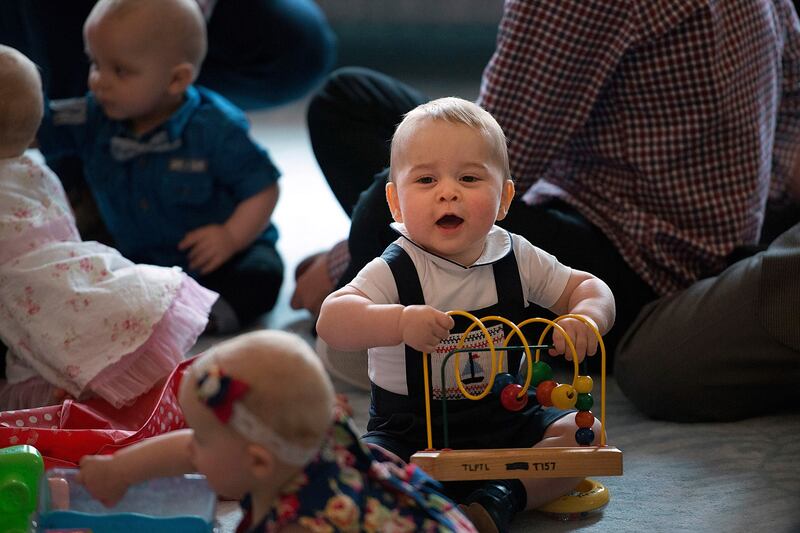 galleries/2014/04/09/prince-george-lookbook-photos/140409-baby-george1_fggy9h