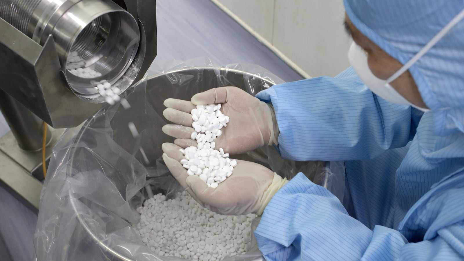 200320-rawnsley-rabbithole-tease2_jc4k9w