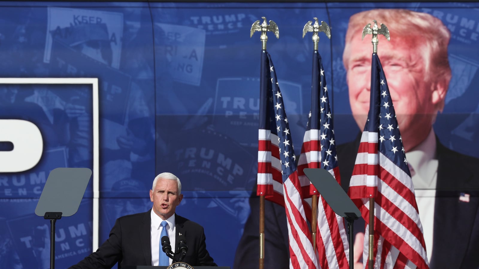 2020-10-10T220900Z_57612285_RC2YFJ9EGHCH_RTRMADP_3_USA-ELECTION-PENCE_esgkez