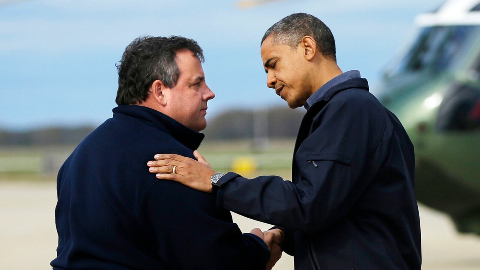 articles/2012/11/01/romney-stranded-as-christie-obama-team-up-after-hurricane-sandy/chris-christie-obama-nj-kurtz_cjqxce