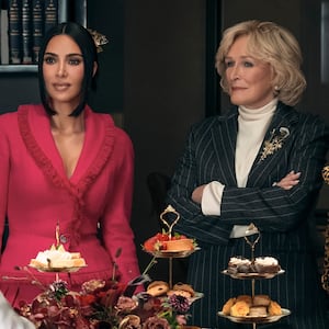 KIM KARDASHIAN, GLENN CLOSE, NIECY NASH-BETTS