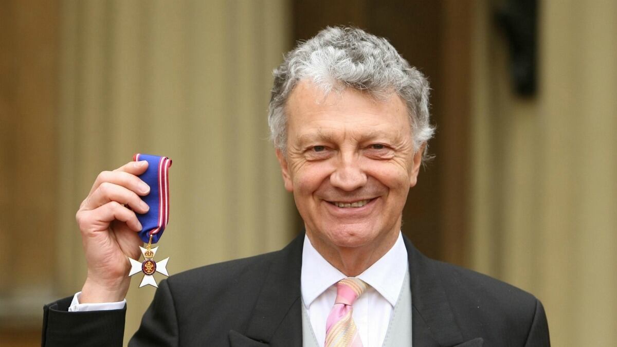 articles/2012/01/18/william-shawcross-defends-american-justice/william-shawcross_asfysf