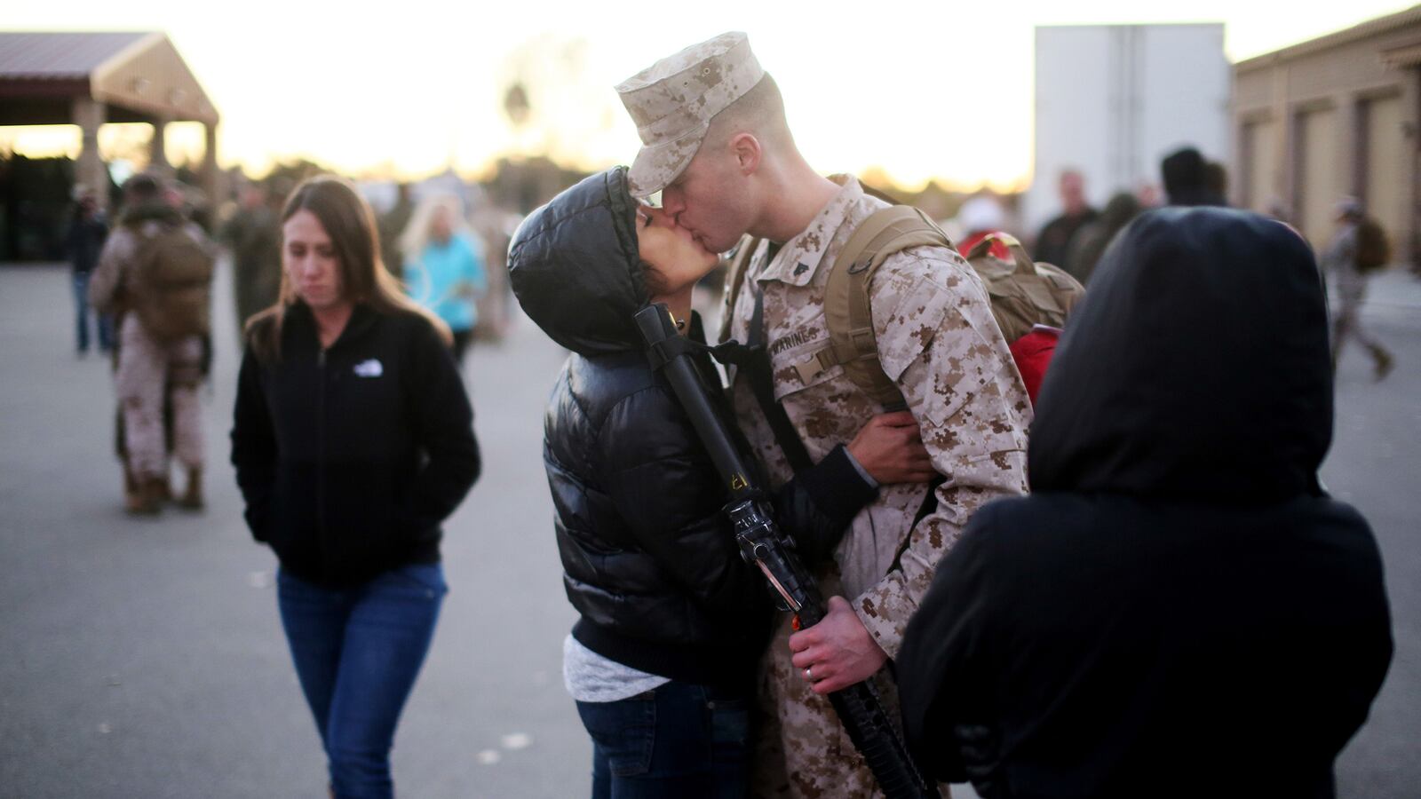 galleries/2014/01/19/camp-pendleton-troops-leave-on-final-year-long-deployment-to-afghanistan-photos/camp-pendleton-7_csl1gt