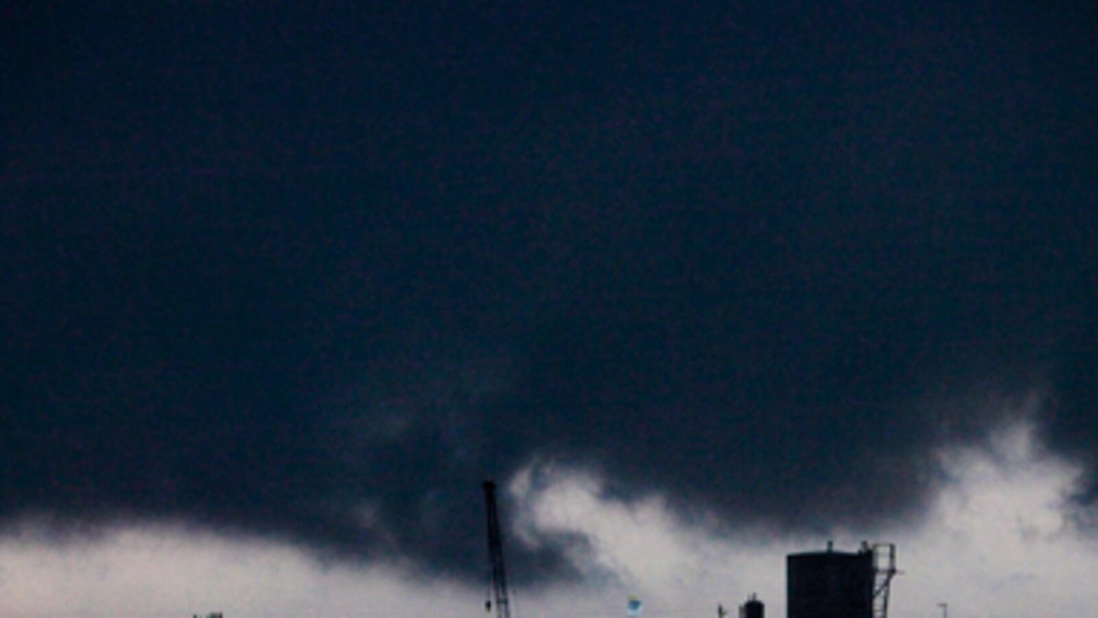 cheats/2011/05/24/twin-tornadoes-strike-oklahoma/ok-tornadoes_hevy0a