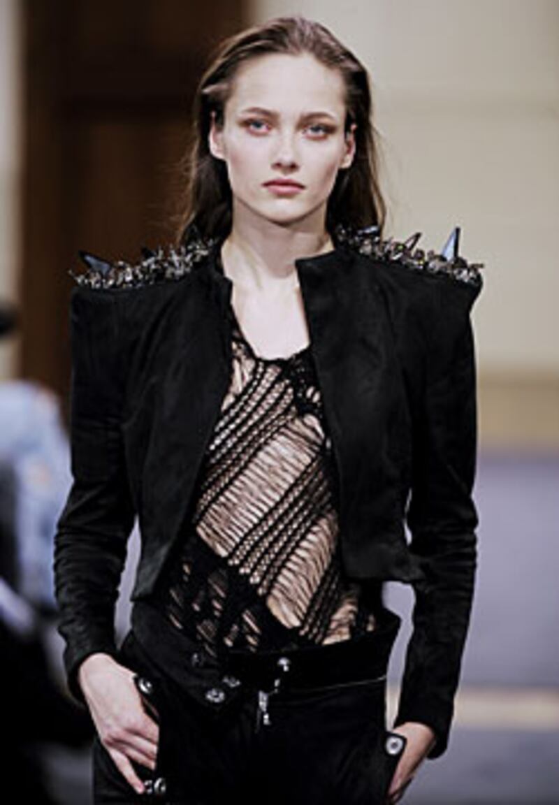 articles/2009/02/27/the-looks-from-london/gould-simon-london---julien-macdonald_dwsrvq