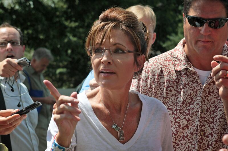 galleries/2011/08/18/david-letterman-jihadi-threat-his-enemies-from-sarah-palin-to-jay-leno-photos0/sarah-palin-david-letterman-enemies_jvt8e0