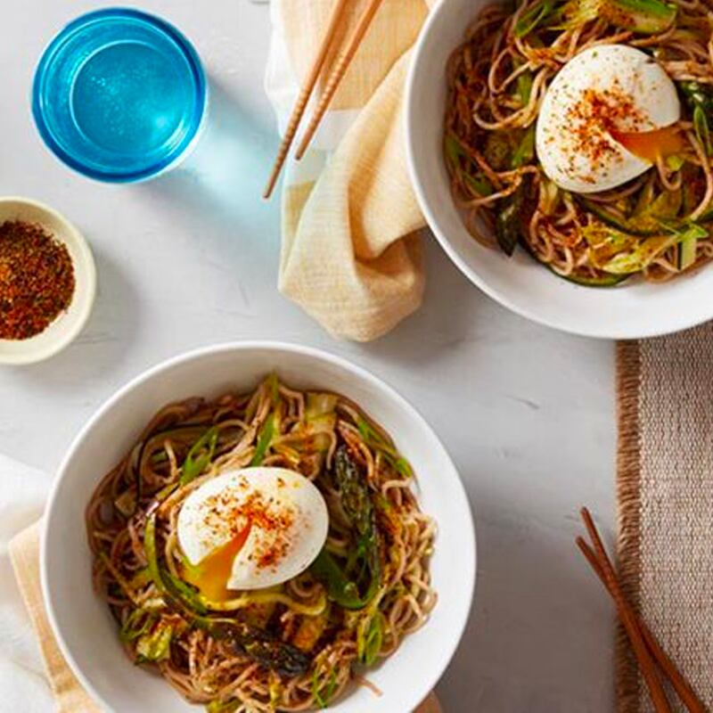 170529-blue-apron-tease2_aeeqex