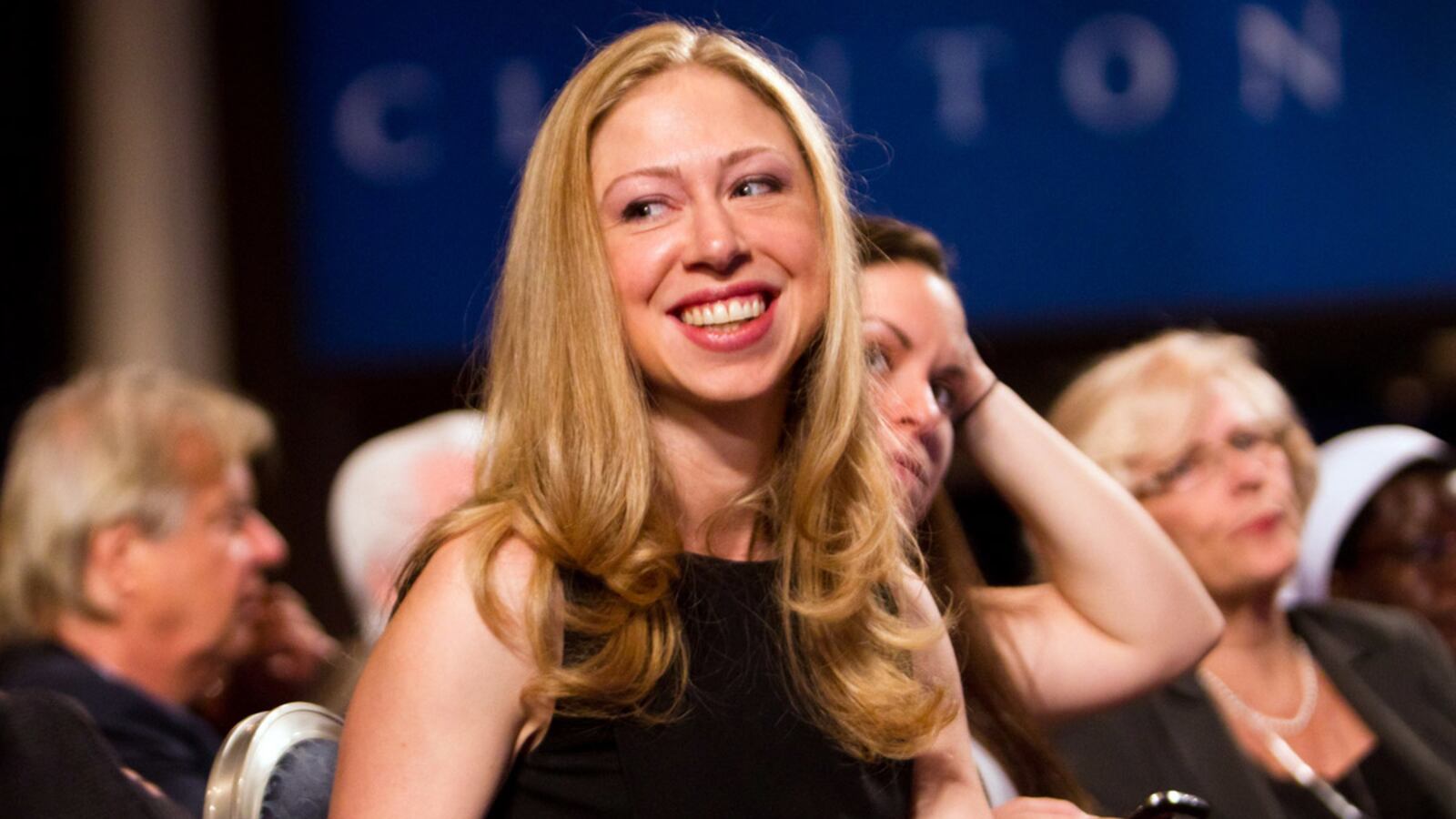 articles/2011/12/13/chelsea-clinton-makes-her-low-key-debut-on-nbc-s-rock-center/chelsea-clinton-tv-debut_vref82