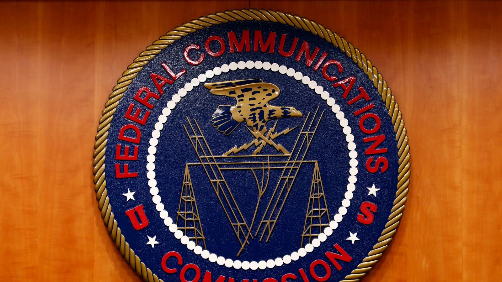 cheats/2017/05/09/fcc-says-its-website-suffered-cyberattack/170508-fcc-website-cyber-attack-cheat_pdmwjc