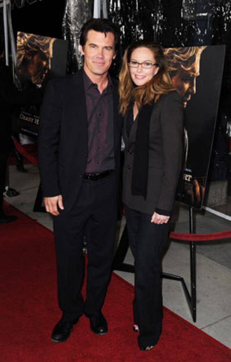 galleries/2010/01/05/secret-celebrity-weddings/secret-celeb-weddings---brolin-and-lane_ef3qsq