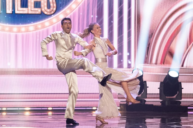 Ezra Sosa and Julia Stiles on 'Dancing With the Stars'