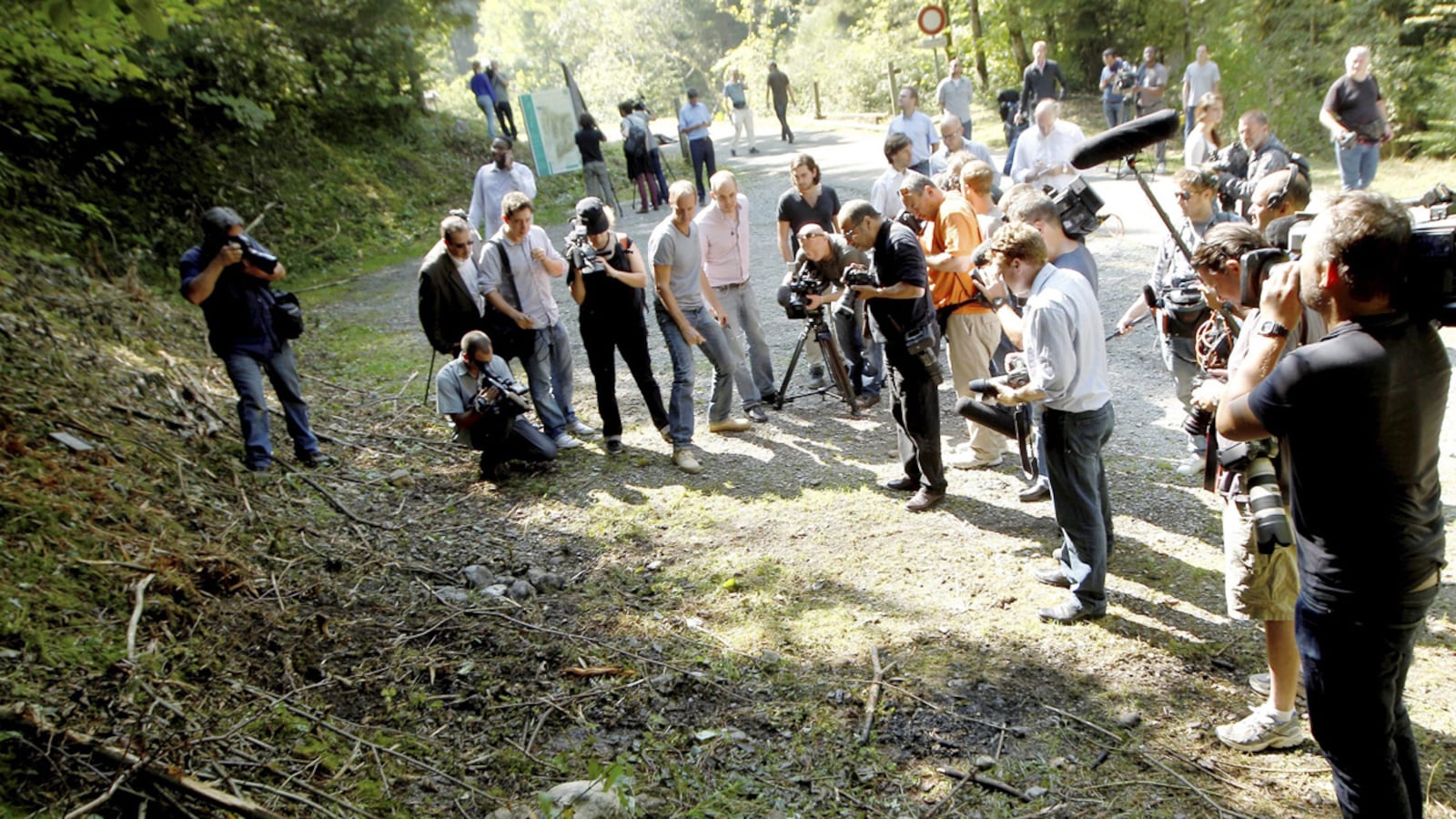 articles/2012/09/12/hiker-recounts-grisly-murder-scene-in-french-alps/alps-shooting-account-samuel-telegraph_oqmuw5