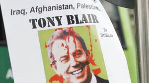 cheats/2010/09/04/blair-pelted-with-eggs-at-signing/blair-pelted-with-eggs-at-signing_k4wtfp