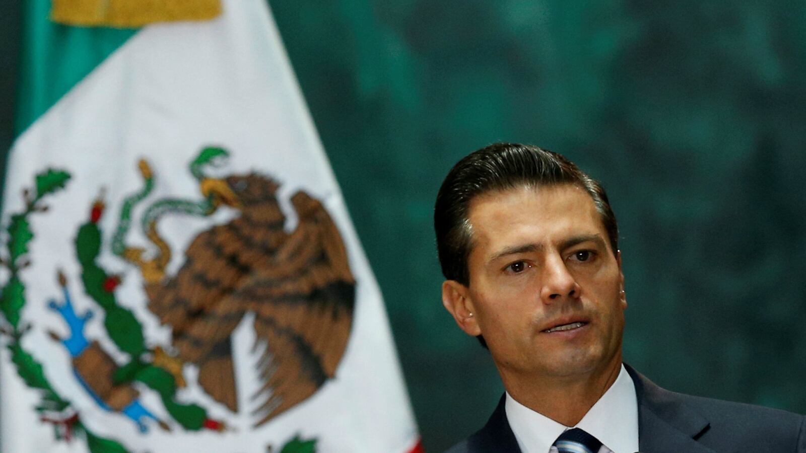 cheats/2016/08/22/report-mexican-president-copied-thesis/160822-mexico-plagiarism-nieto-cheat_cfvae2