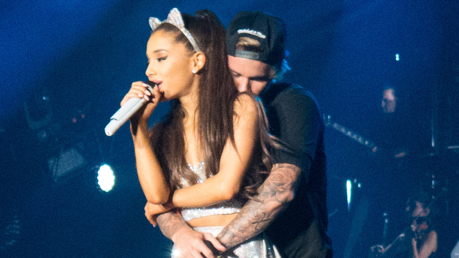 articles/2015/04/09/big-sean-calls-out-justin-bieber-for-getting-too-handsy-with-ariana-grande/150409-stern-bieber-grande-tease_ythss4