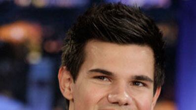 cheats/2010/02/06/lautner-suits-up-as-stretch-armstrong/taylor-lautner_tyxmag