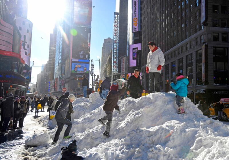 galleries/2010/12/26/blizzard-hits-the-northeast/snow-update-11_gawhwi