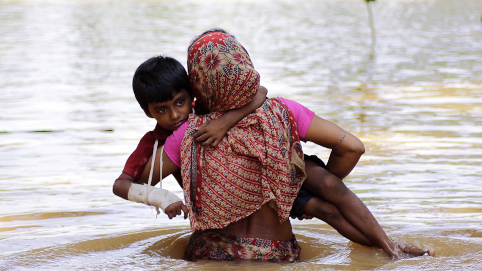 cheats/2011/09/26/india-floods-displace-millions/india-floods-worsen-cs_od9g0m