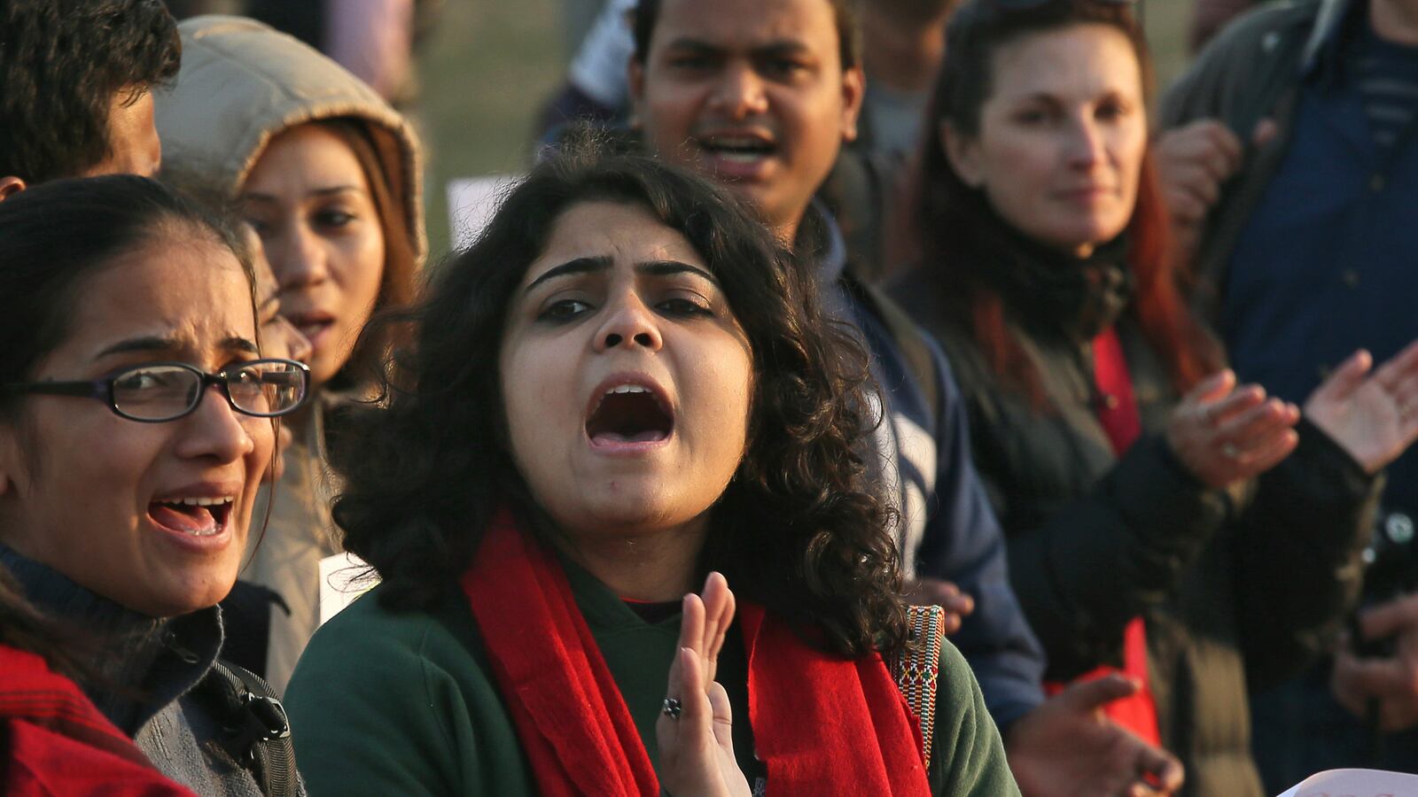 cheats/2013/01/06/rape-victim-s-father-name-her/india-rape-victim-name-cheat_gwy3w0