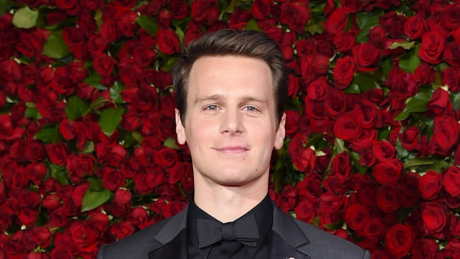 articles/2016/07/20/how-looking-helped-jonathan-groff-learn-to-like-being-gay/160719-fallon-jonathan-groff-tease_yepdvp