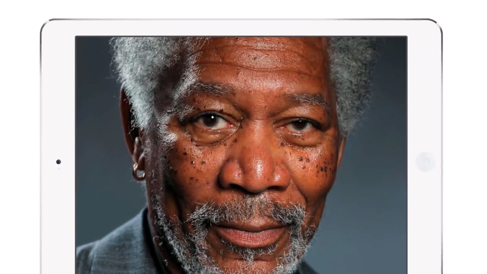 articles/2013/12/04/this-ipad-finger-painting-of-morgan-freeman-is-amazingly-realistic/131204-fingerpainter-stern-tease_hba3hg