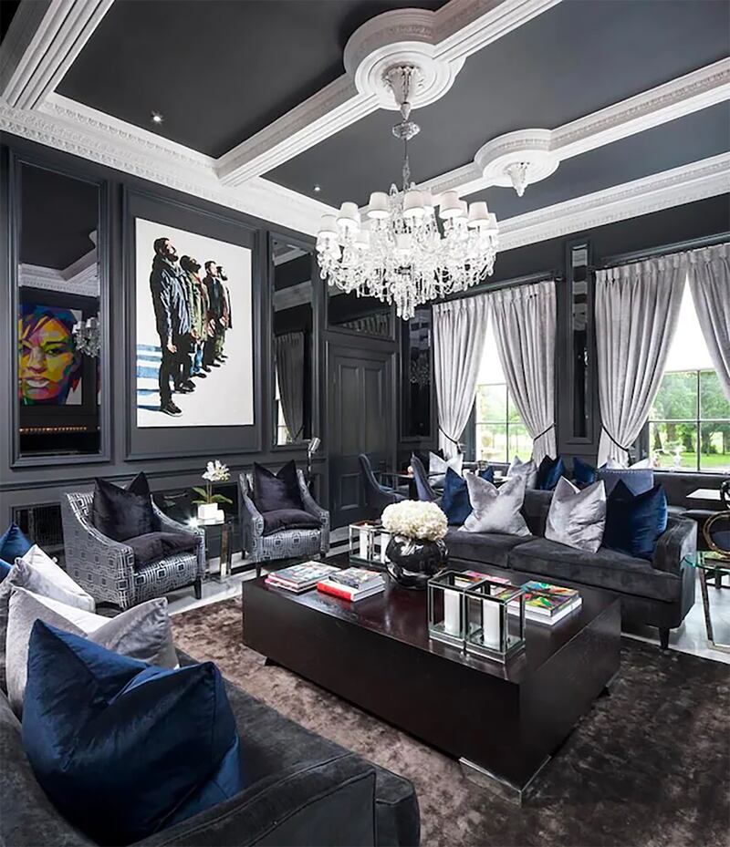 211109-OMG-Kirkliston-Castle-03_dvxags