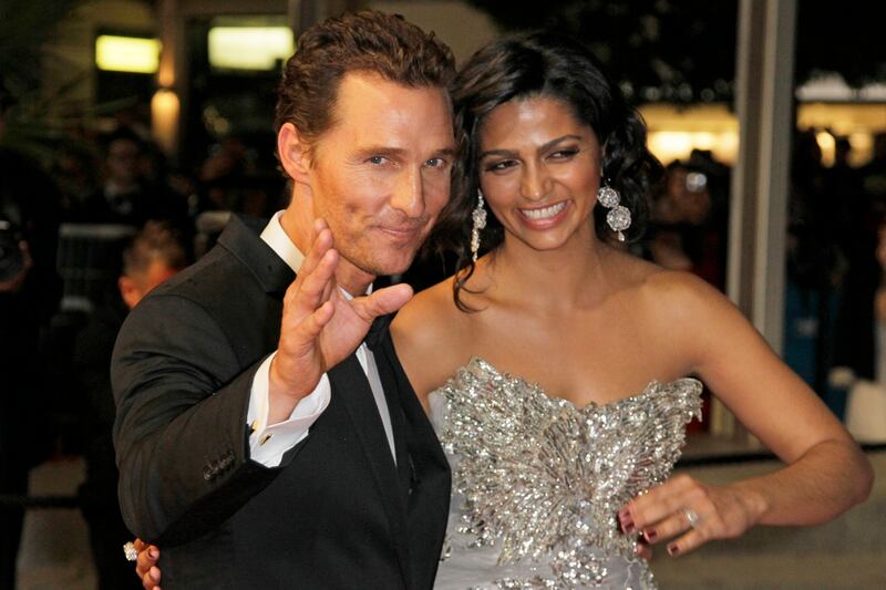 galleries/2013/01/01/celebrity-couples-expecting-in-2012-from-kim-and-kanye-to-jessica-simpson-and-more-photos/matthew-mcconaughey-power-babies-2013_ywkgik