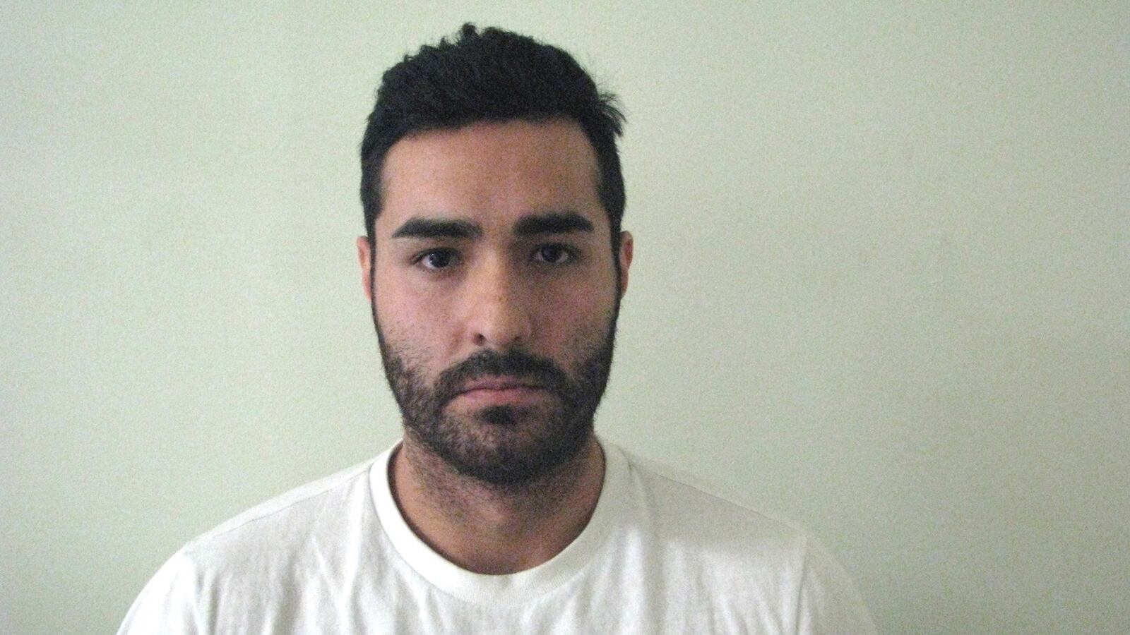 cheats/2015/05/27/cop-wanted-for-murder-caught-in-mexico/150527-cop-arrested-mexico-cheat_rklgdj
