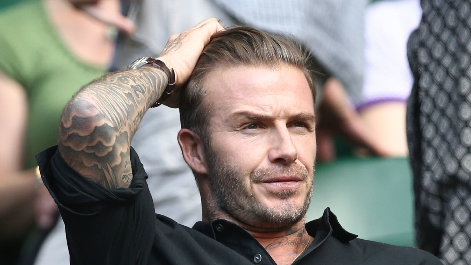 articles/2017/02/06/stolen-emails-expose-david-beckham-s-darker-side/170206-david-beckham-sykes_t1bmj9