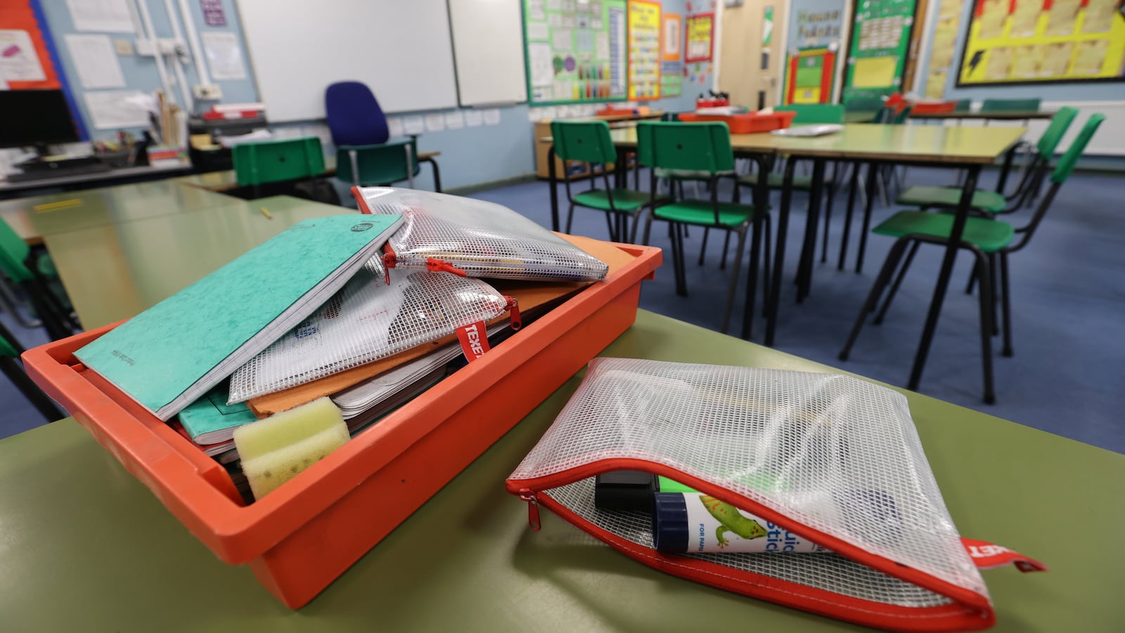 2020-03-18T142023Z_856054300_RC2EMF9MSJKM_RTRMADP_3_HEALTH-CORONAVIRUS-BRITAIN_gb5r55