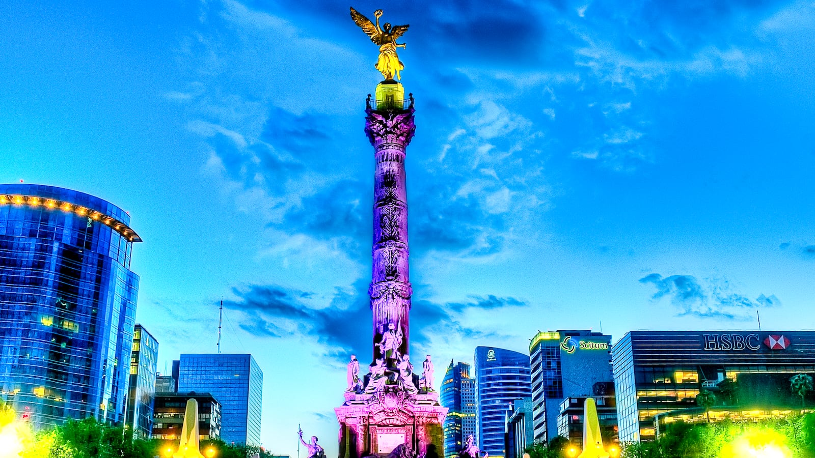articles/2014/02/10/mexico-city-s-magical-moment-of-resurgence/140207-cnt-mexico-city-tease_ef35vp