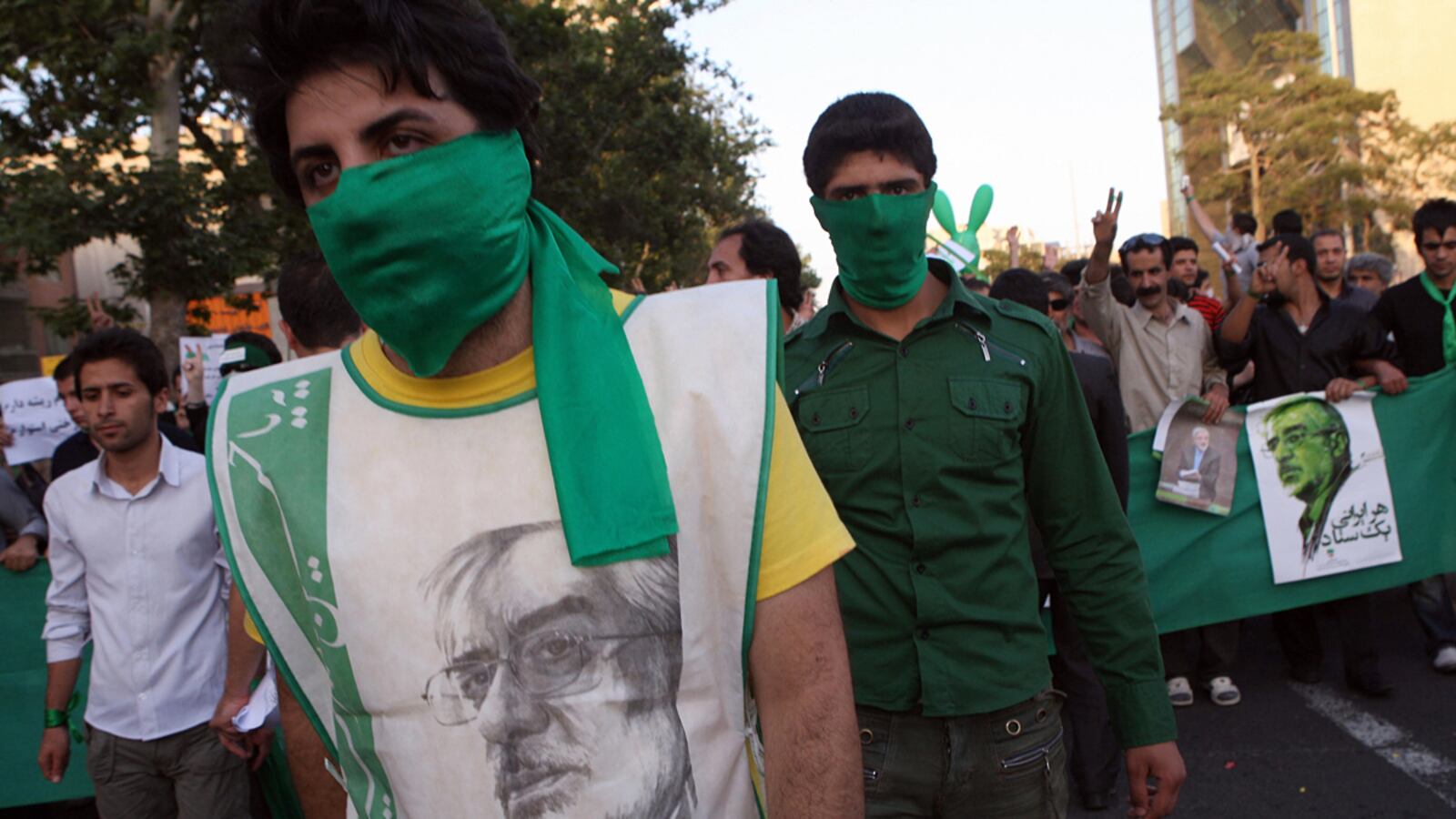 articles/2012/03/11/can-israel-really-aid-iran-s-opposition-as-meir-dagan-suggests/iran-green-revolution-lake_bo6l4i