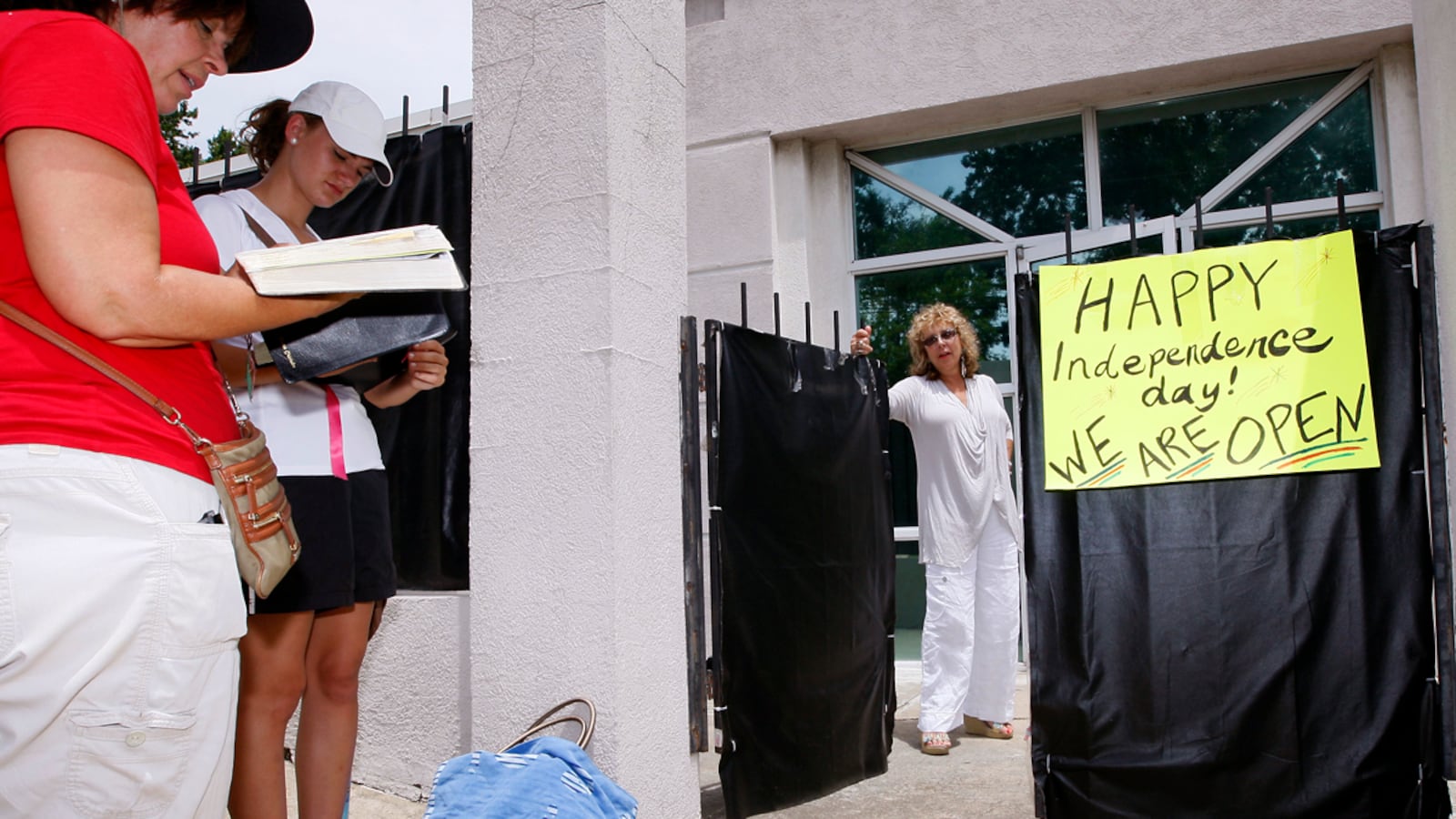 articles/2012/07/11/meet-the-woman-in-charge-of-the-last-abortion-clinic-in-mississippi/mississippi-abortion-clinic-yarrow_nf4k4b