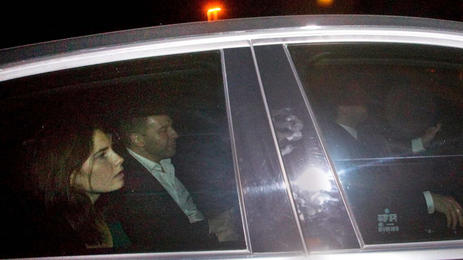 cheats/2011/10/03/perugia-reacts-to-knox-verdict/amanda-knox-freed-nadeau_ws70ze