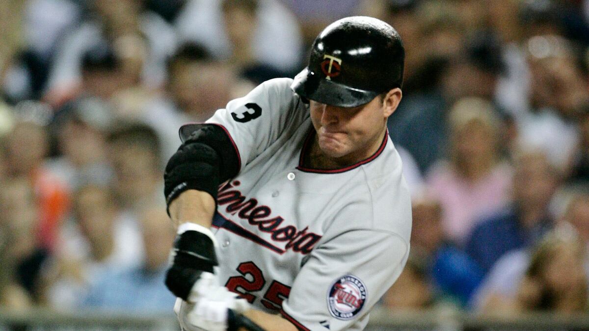 cheats/2011/08/15/thome-gets-600th-home-run/jim-thome-cs_hflklh