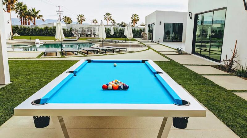 220713-omg-palm-springs-06_zrqhgd