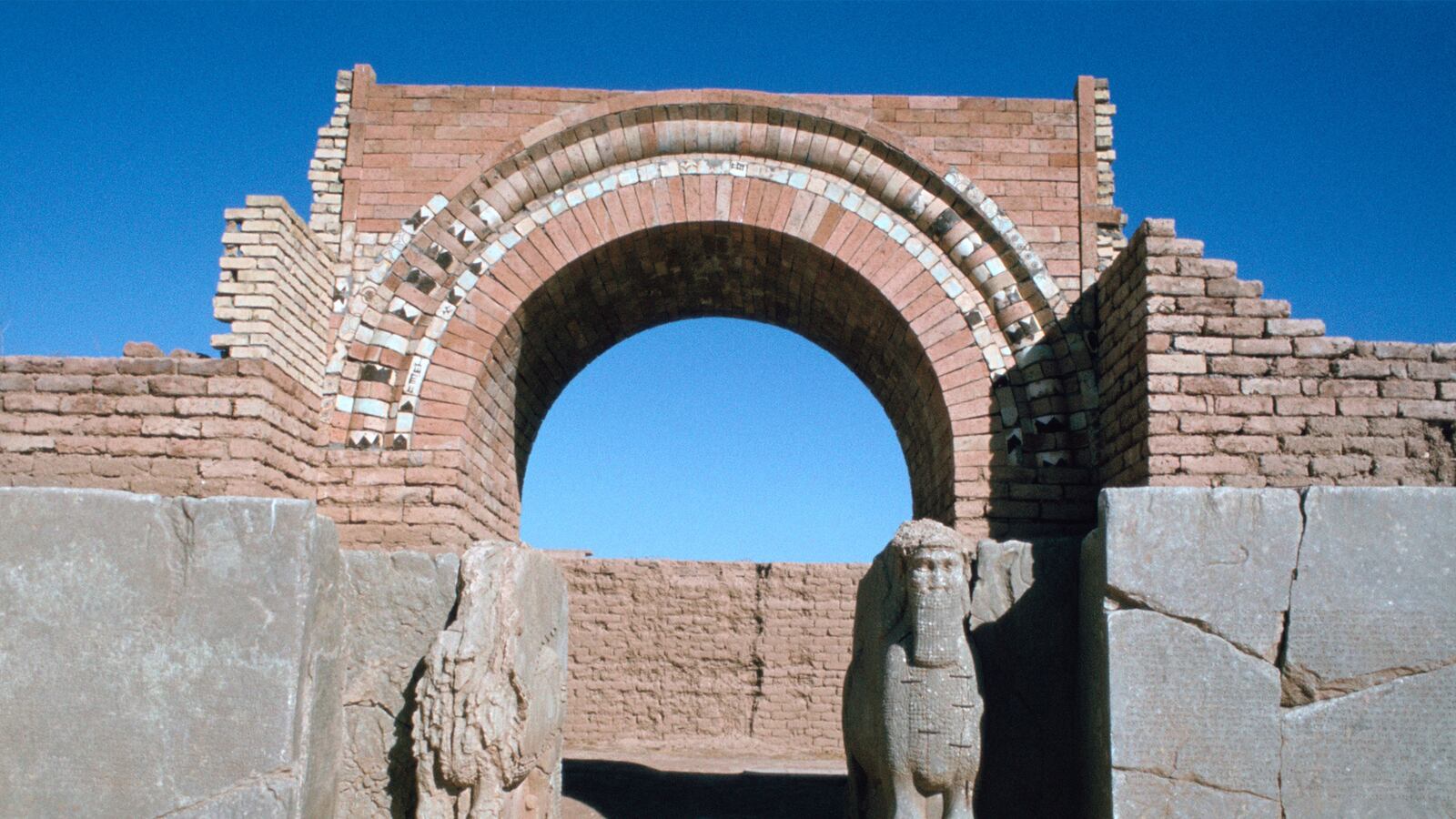 articles/2015/03/06/inside-the-ancient-iraqi-city-isis-destroyed/150306-baker-nimrud-tease_pq91tj