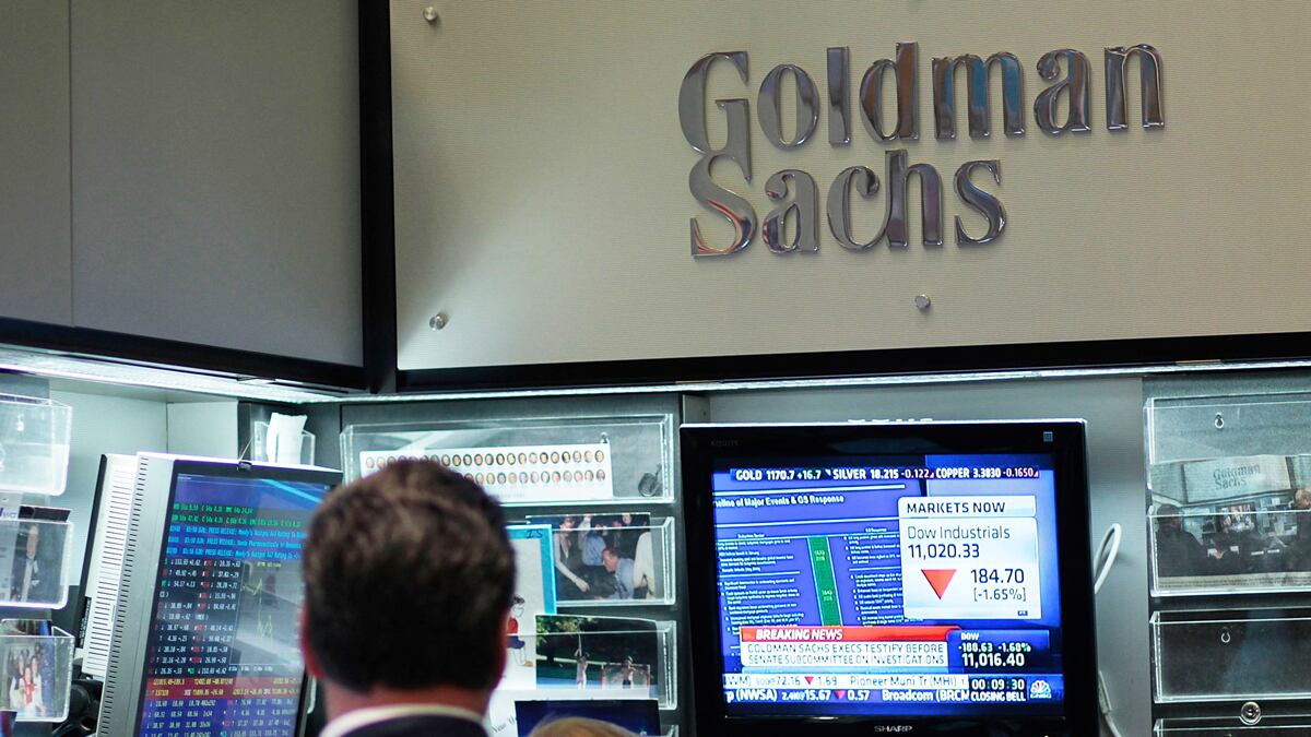 cheats/2011/10/18/goldman-reports-428m-quarterly-loss/goldman-sachs-loses-money-cheat_cbzjiq