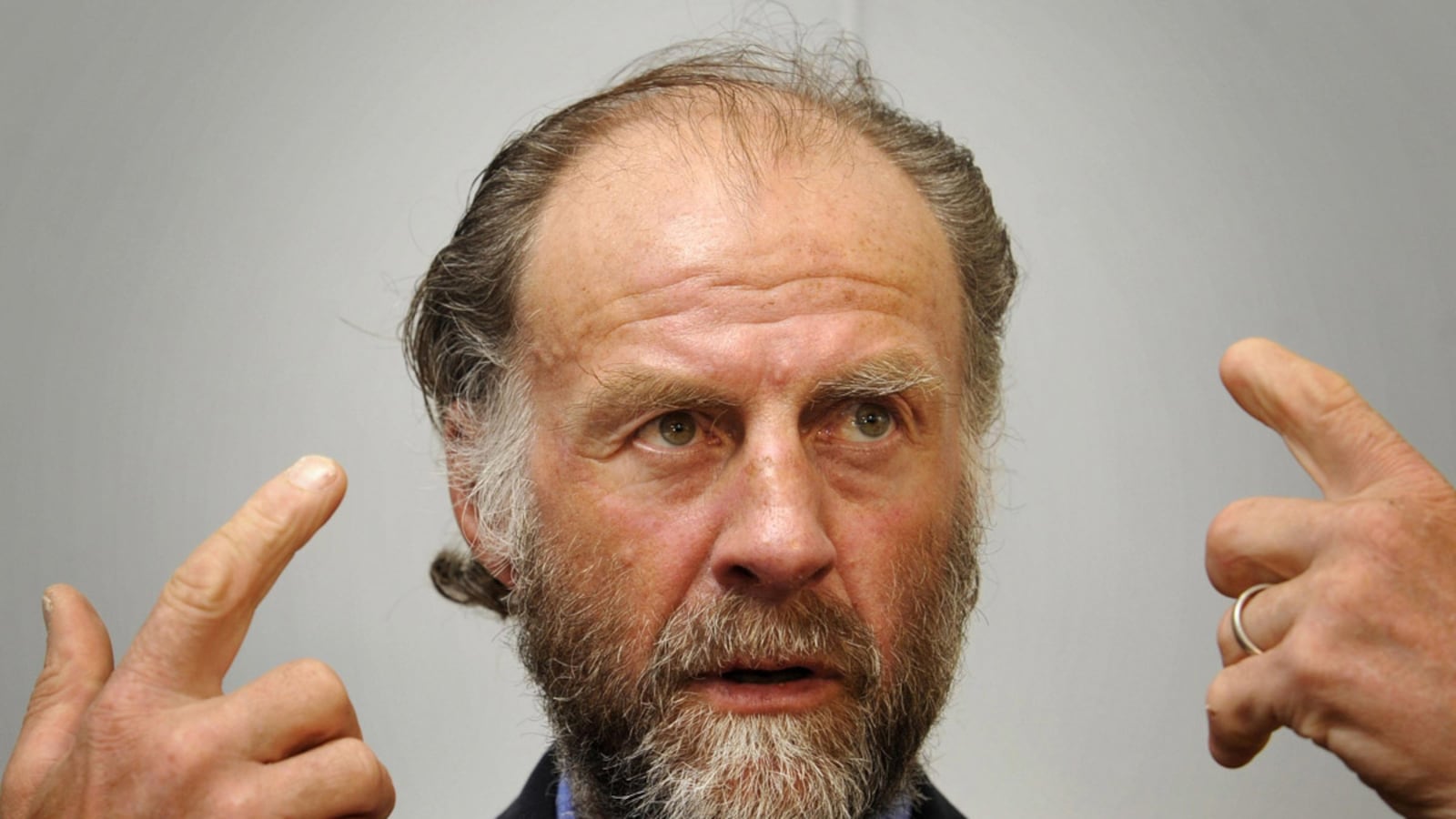 articles/2011/09/30/sir-ranulph-fiennes-talks-the-feather-men-and-killer-elite-with-robert-de-niro/ranulph-fiennes-stern_fuscxe