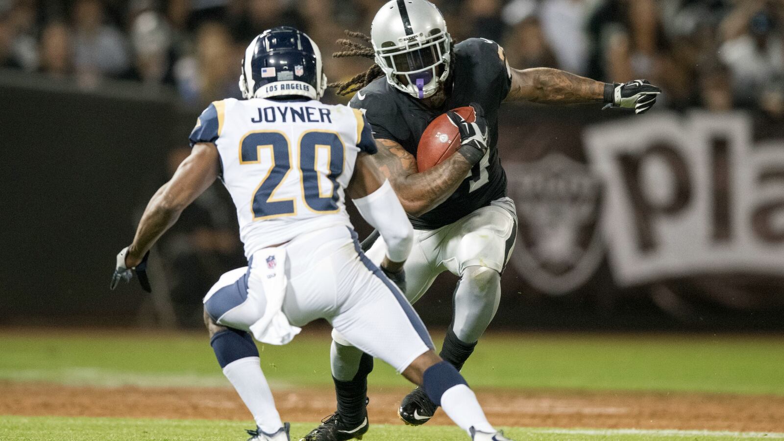 180911-marshawn-lynch-protest-touchdown-cheat_coxafu