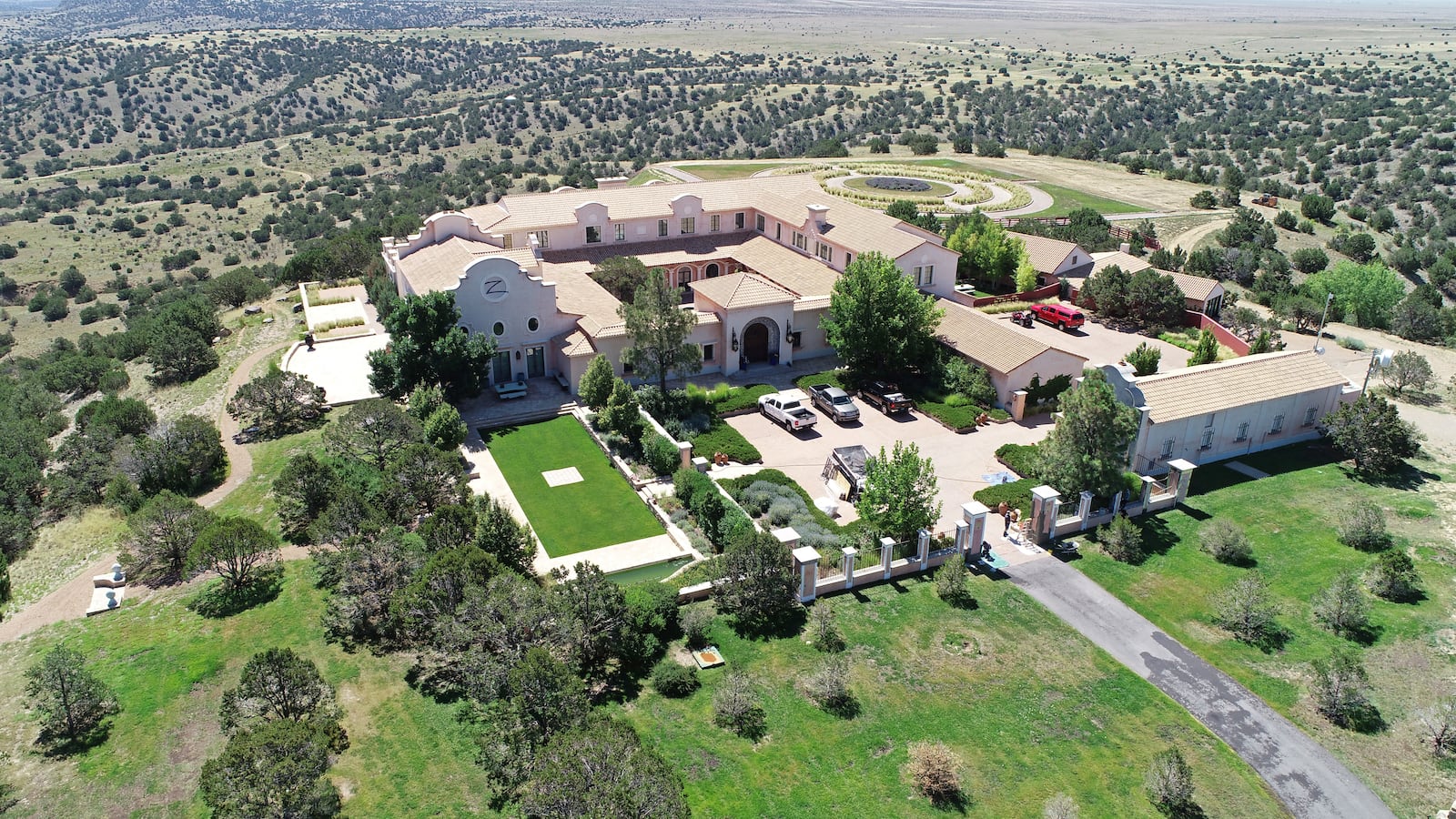 2019-07-15T234320Z_881920232_RC1C52037C10_RTRMADP_3_PEOPLE-JEFFREY-EPSTEIN_ul7wzx